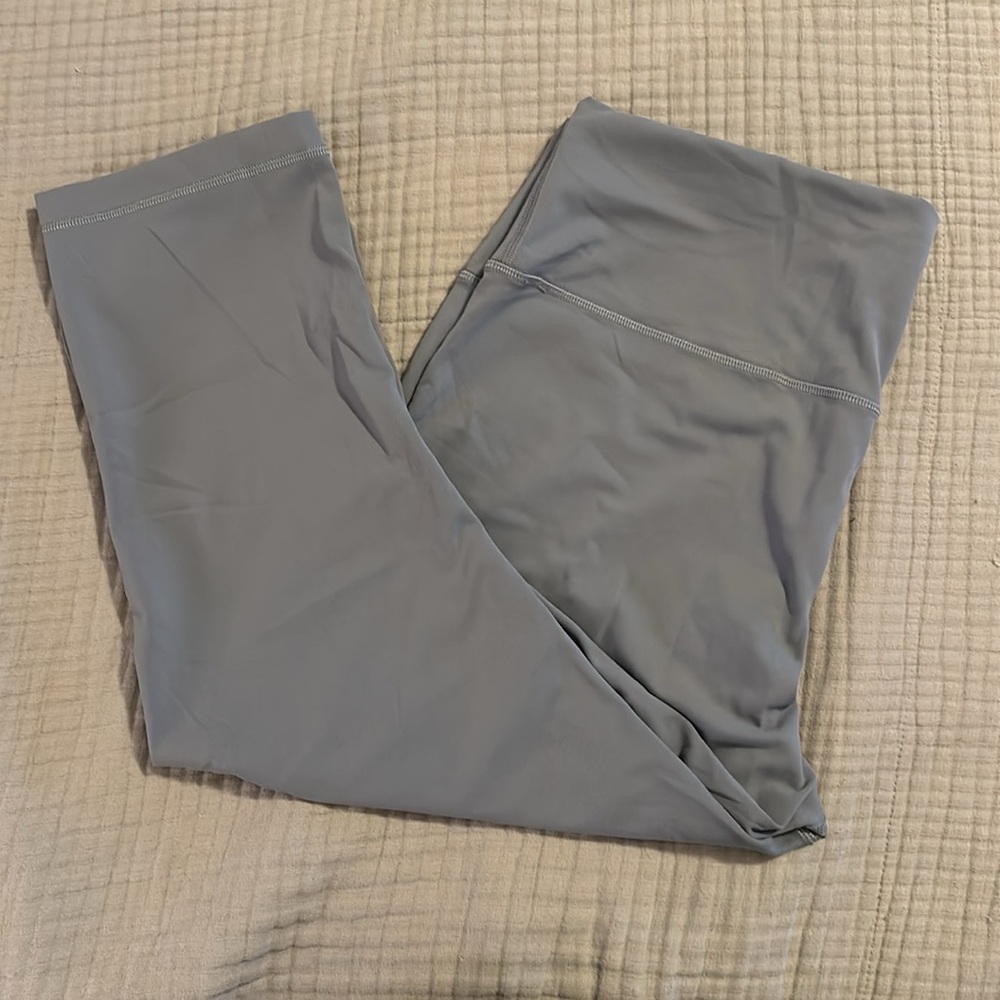 EUC Lululemon Wunder Train High-Rise Crop
